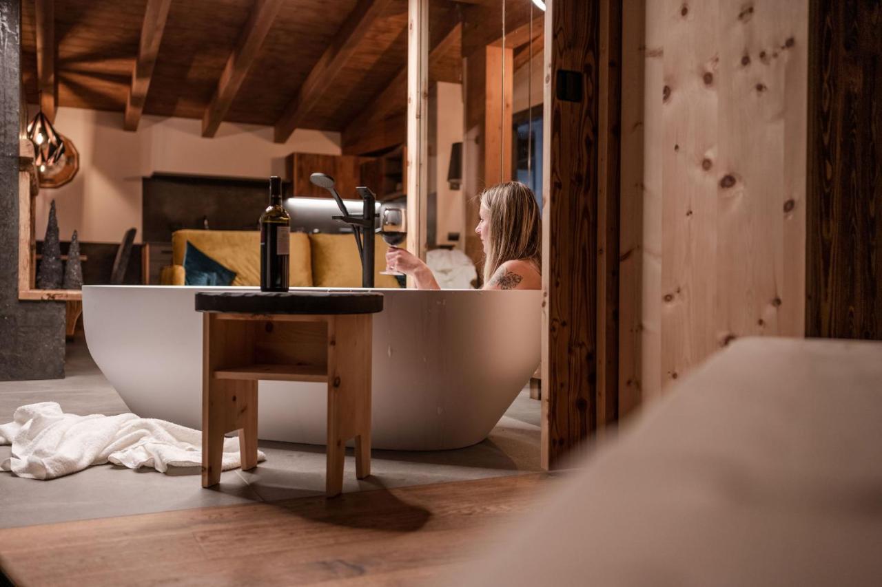 Nidaris - Luxury Private Spa Suites มาเล ภายนอก รูปภาพ
