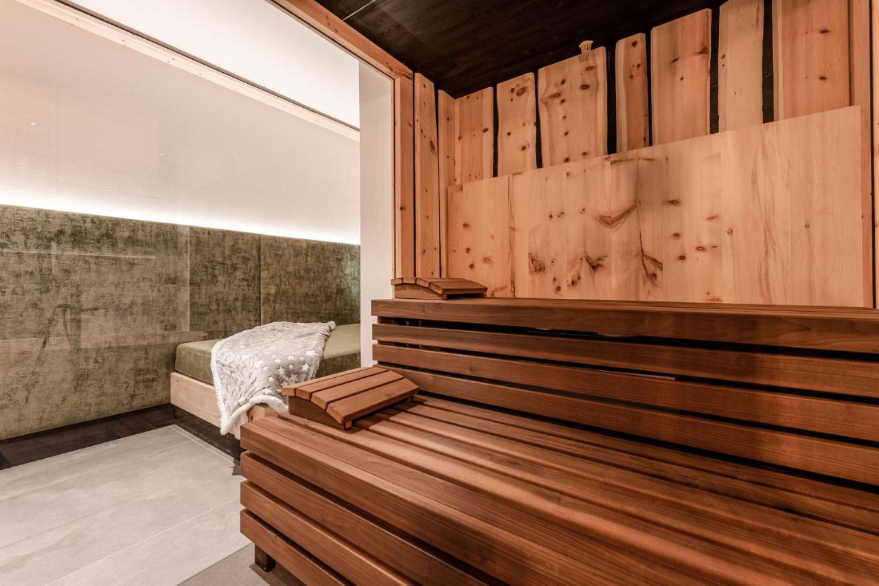 Nidaris - Luxury Private Spa Suites มาเล ภายนอก รูปภาพ